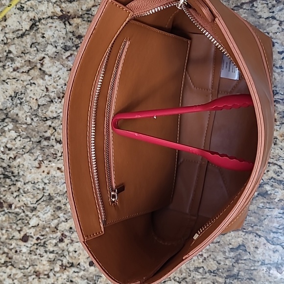 Sole Society Tan and Black Handle Purse - Picture 5 of 10